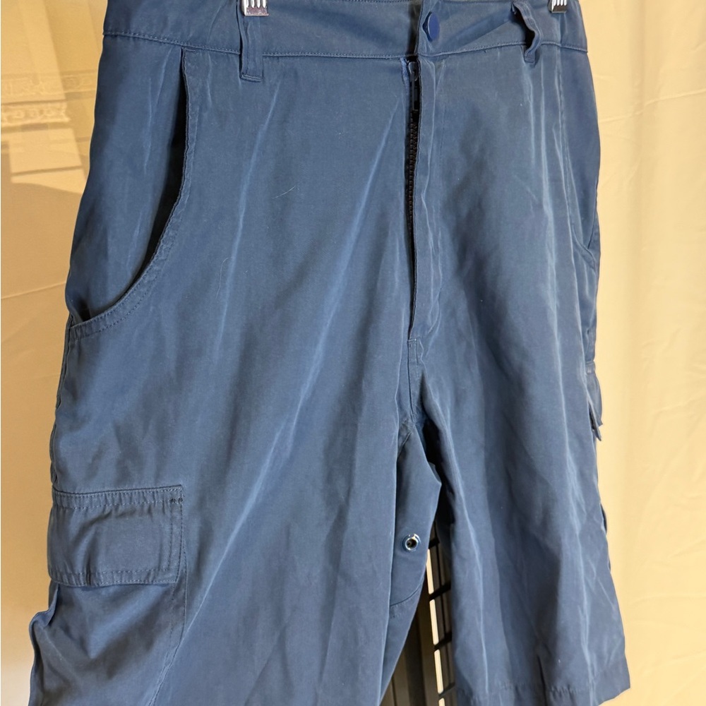 Stylish Navy Cargo Shorts for Men - Picture 2 of 4